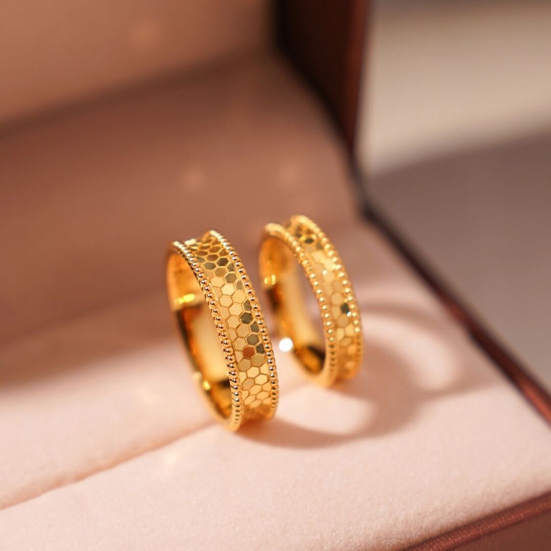 Pure Gold Color Shine Honeycom - Women Accessories Dubai 评论和价格
