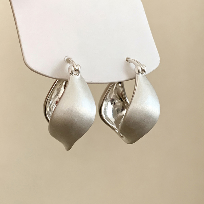 Silver Color Personality Twist - Women Accessories Drawing 评论和价格
